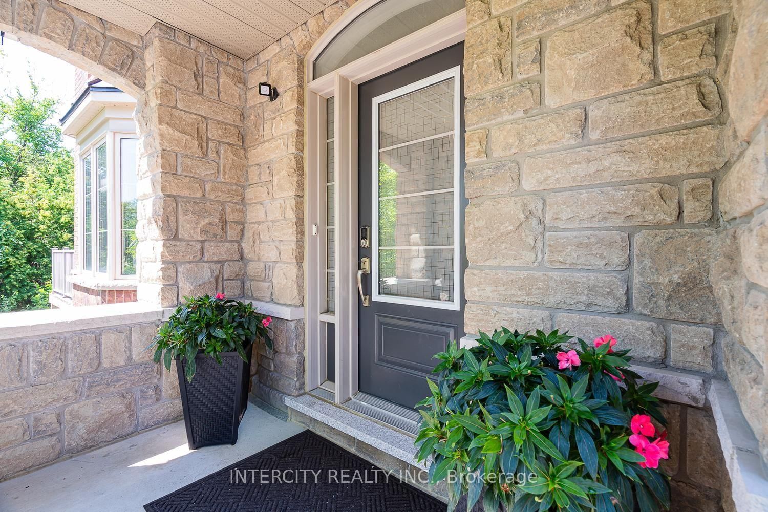 1331 Major Mackenzie Drive W • #116 • Vaughan, ON photo 4