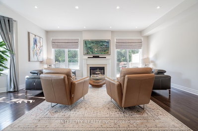 1331 Major Mackenzie Drive W • #116 • Vaughan, ON photo 5