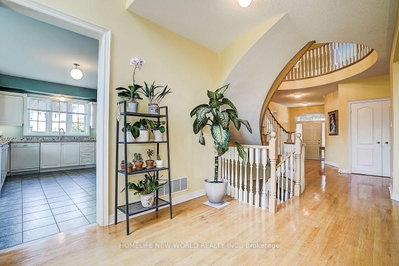 133 White Lotus Circle • Markham, ON photo 9