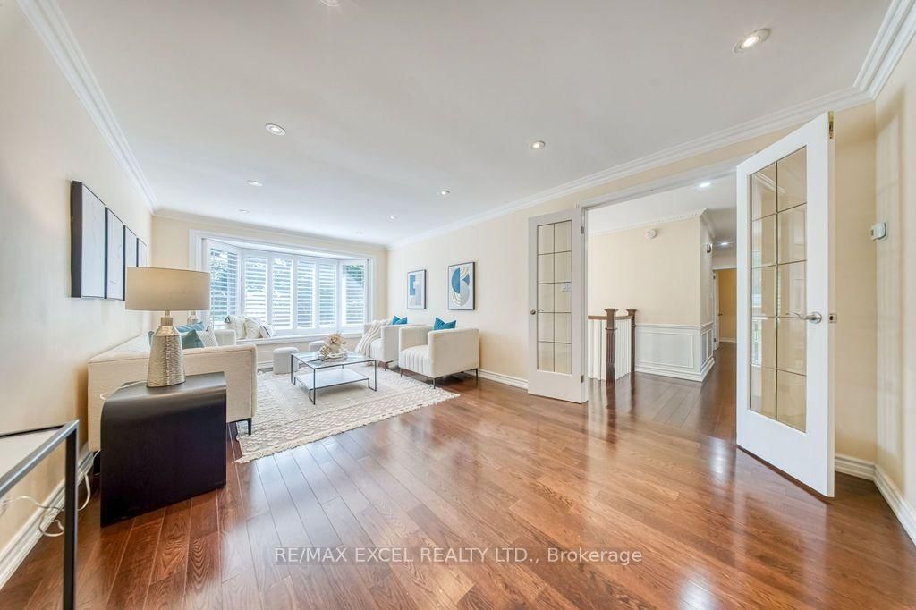 120 Drakefield Road • Markham, ON photo 4