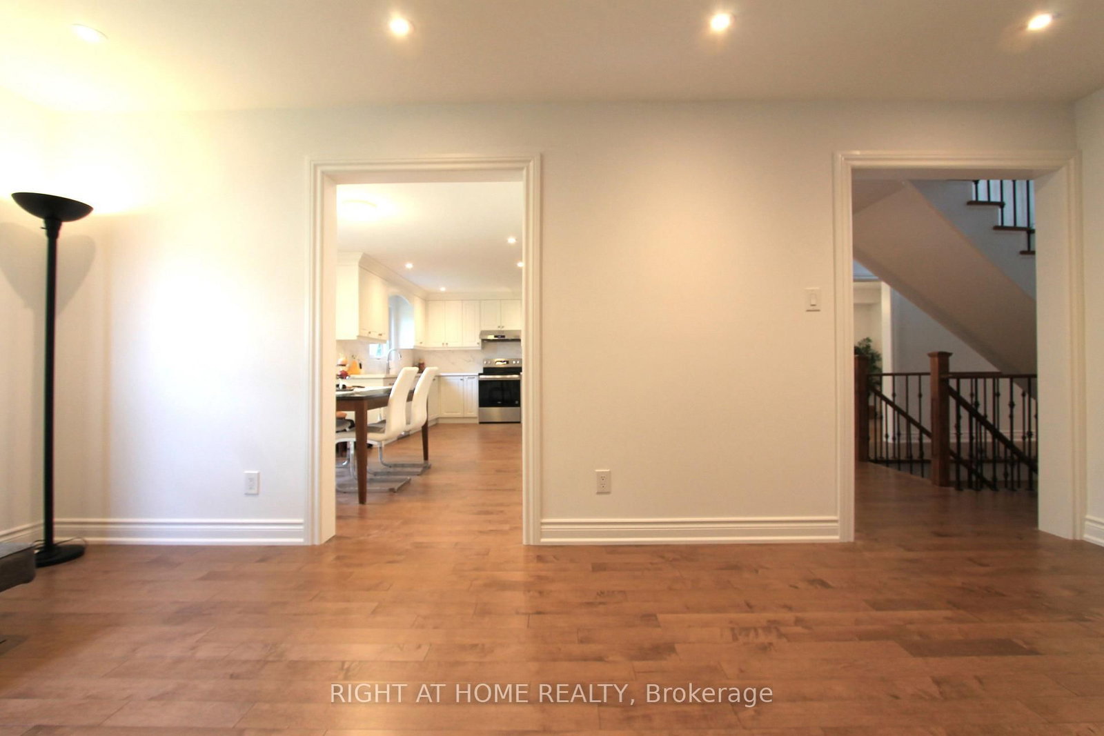 4 Kirkland Court • Richmond Hill, ON photo 10