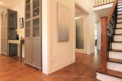 4 Kirkland Court • Richmond Hill, ON photo 6