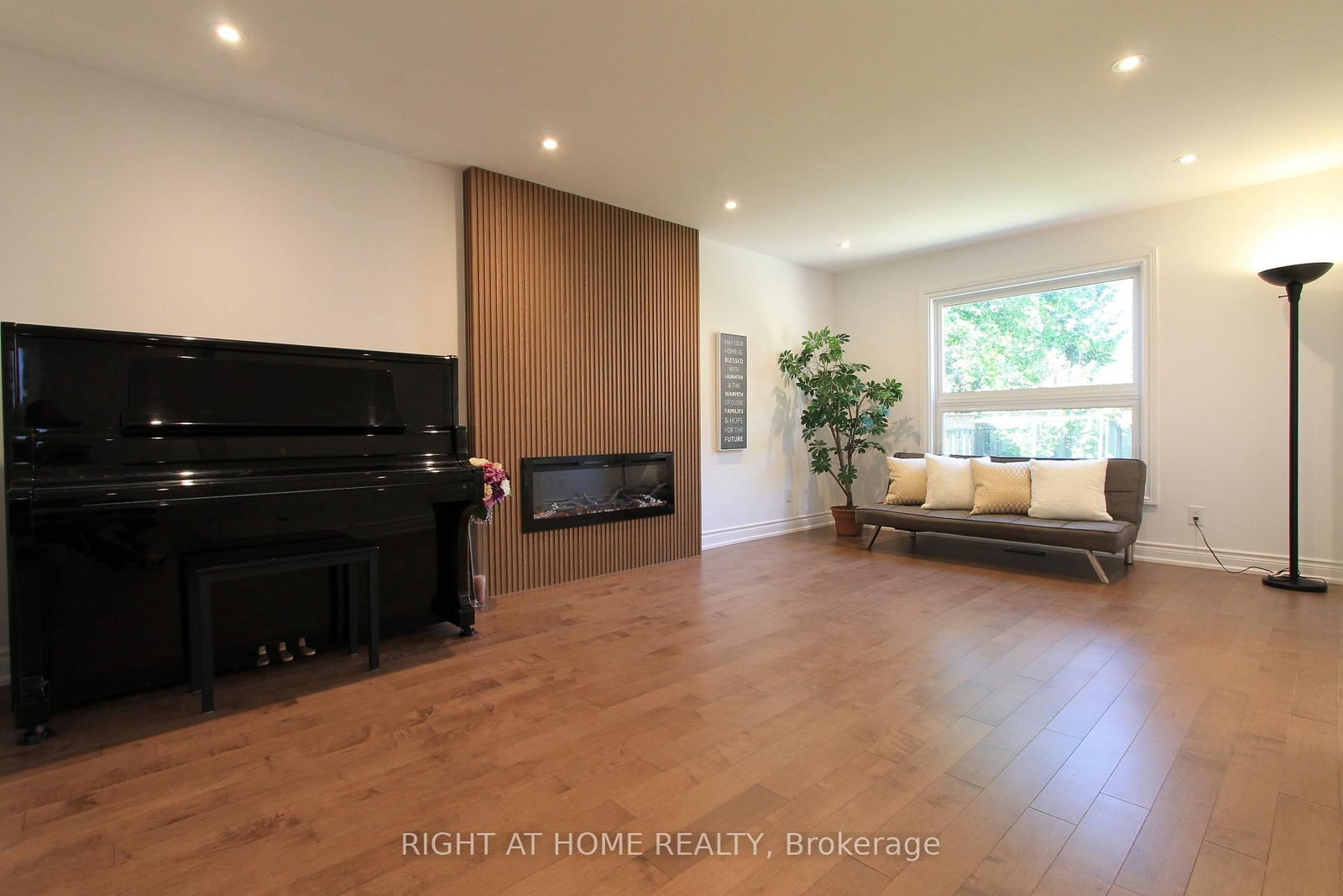 4 Kirkland Court • Richmond Hill, ON photo 9