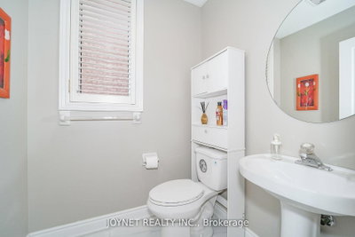 36 Newbridge Avenue N • Richmond Hill, ON photo 4