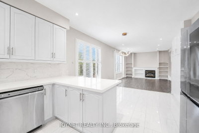 36 Newbridge Avenue N • Richmond Hill, ON photo 8