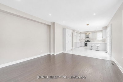 36 Newbridge Avenue N • Richmond Hill, ON photo 9