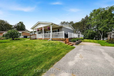 4 Fairbirch Court • Innisfil, ON photo 2
