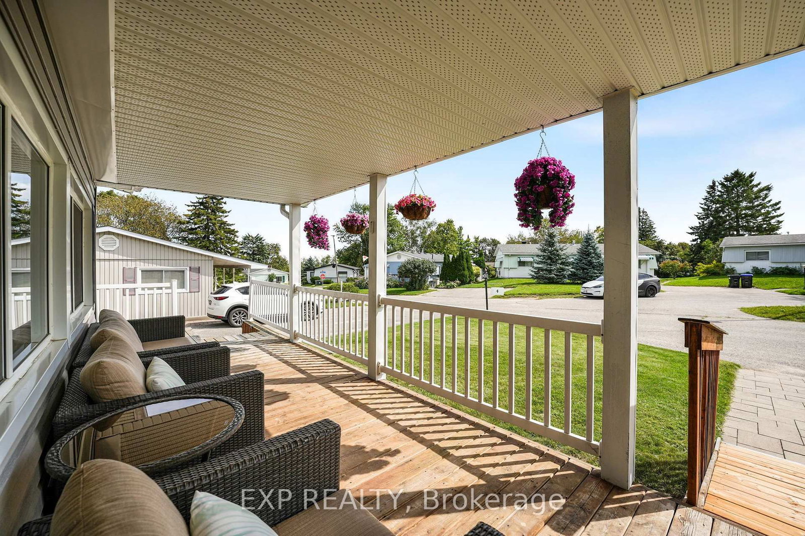 4 Fairbirch Court • Innisfil, ON photo 4