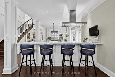 40 Tucker Court • Aurora, ON photo 9