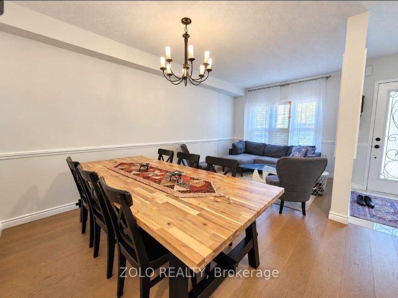 33 Walkview Crescent