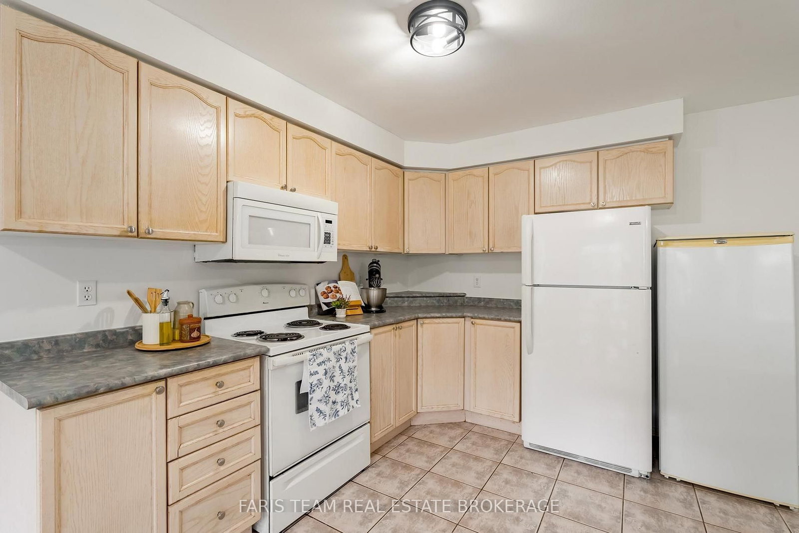 28 McCurdy Drive • New Tecumseth, ON photo 6