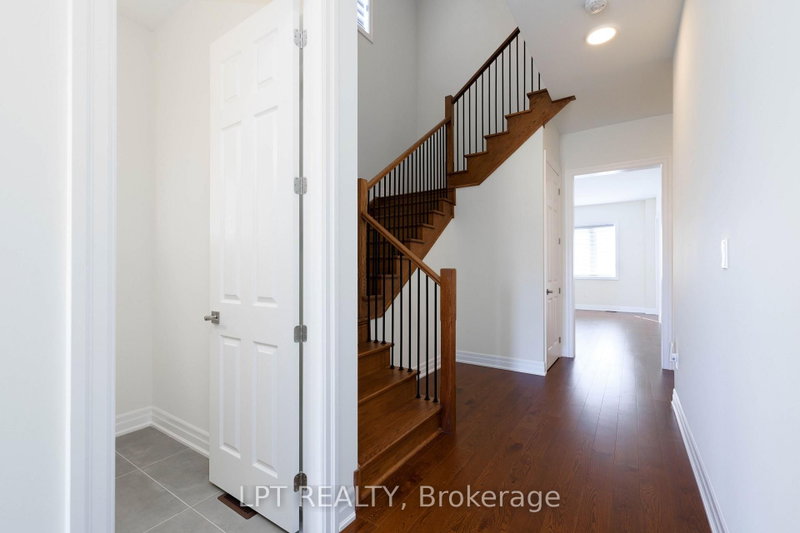 32 Max Bulmer Court