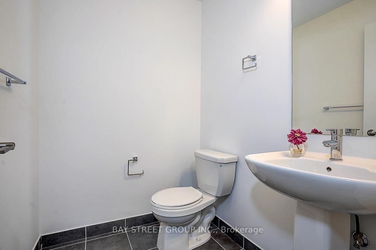 555 William Graham Drive • #348 • Aurora, ON photo 24