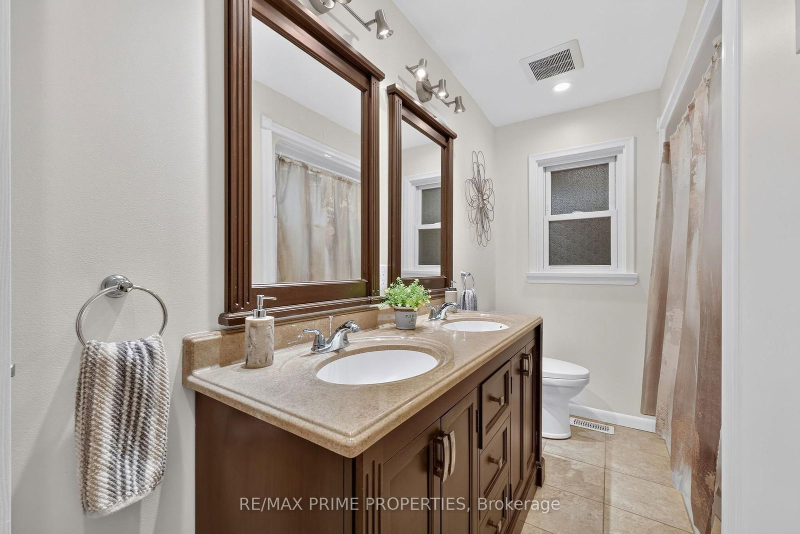 19011 Ninth Line • East Gwillimbury, ON photo 17