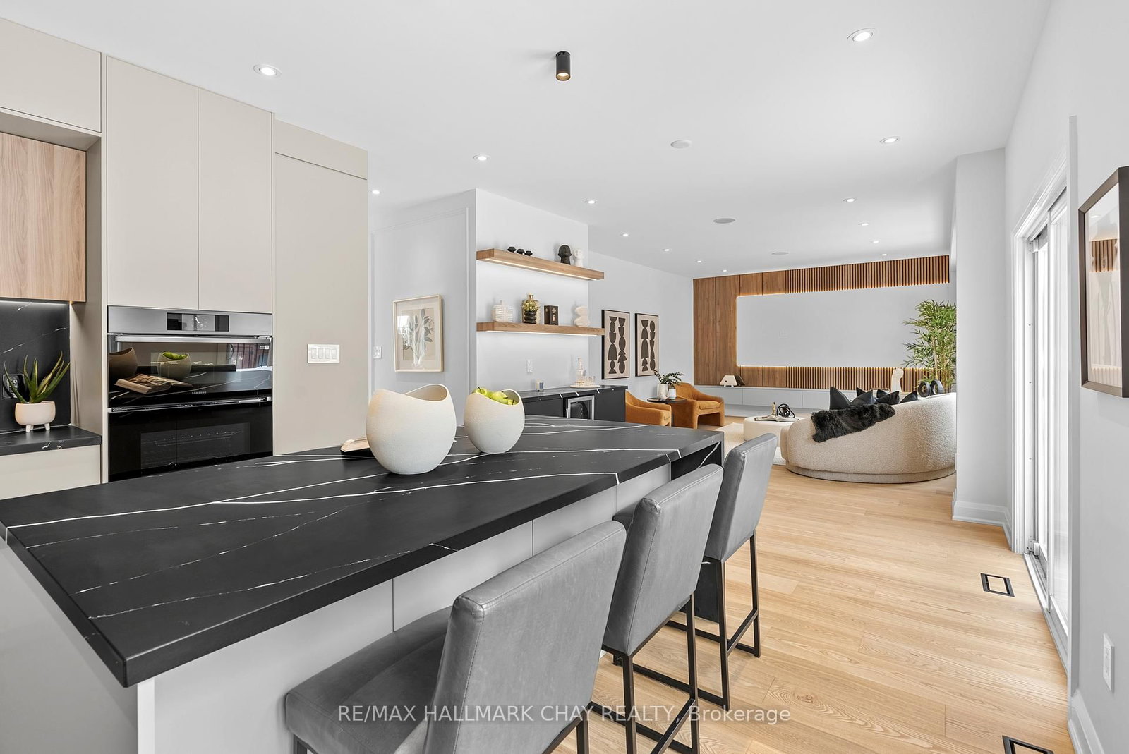 110 Glendower Crescent • Georgina, ON photo 12