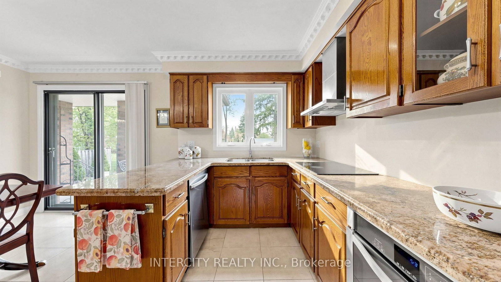 76 Spruce Avenue • Richmond Hill, ON photo 16