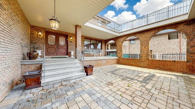 76 Spruce Avenue • Richmond Hill, ON photo 3