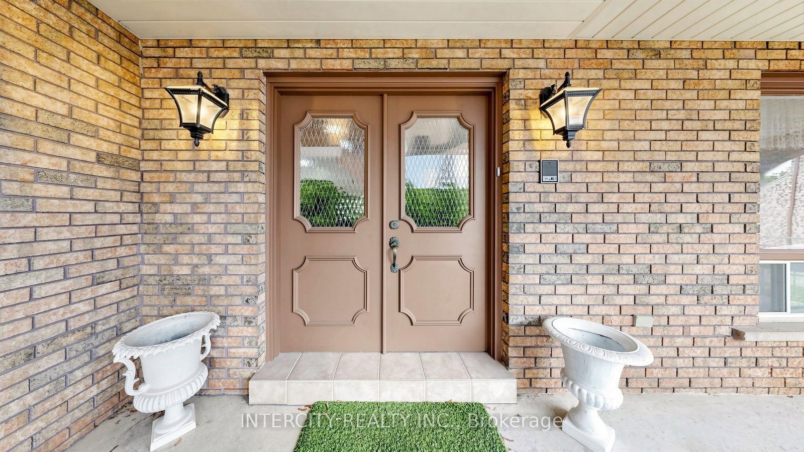 76 Spruce Avenue • Richmond Hill, ON photo 4