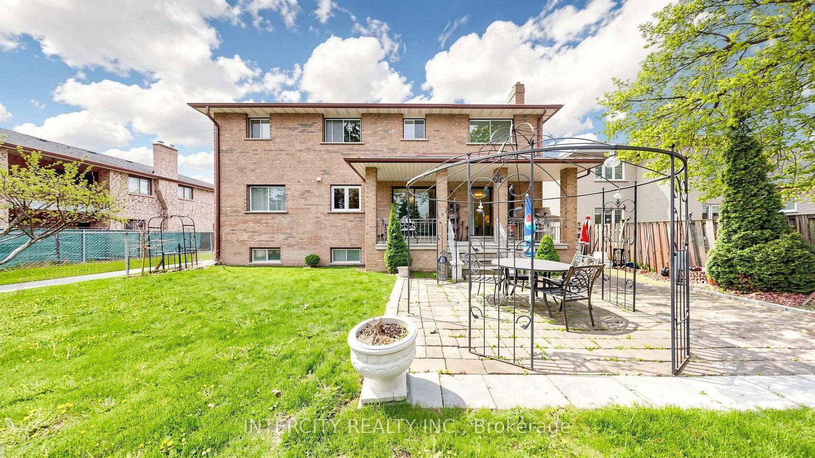 76 Spruce Avenue • Richmond Hill, ON photo 48
