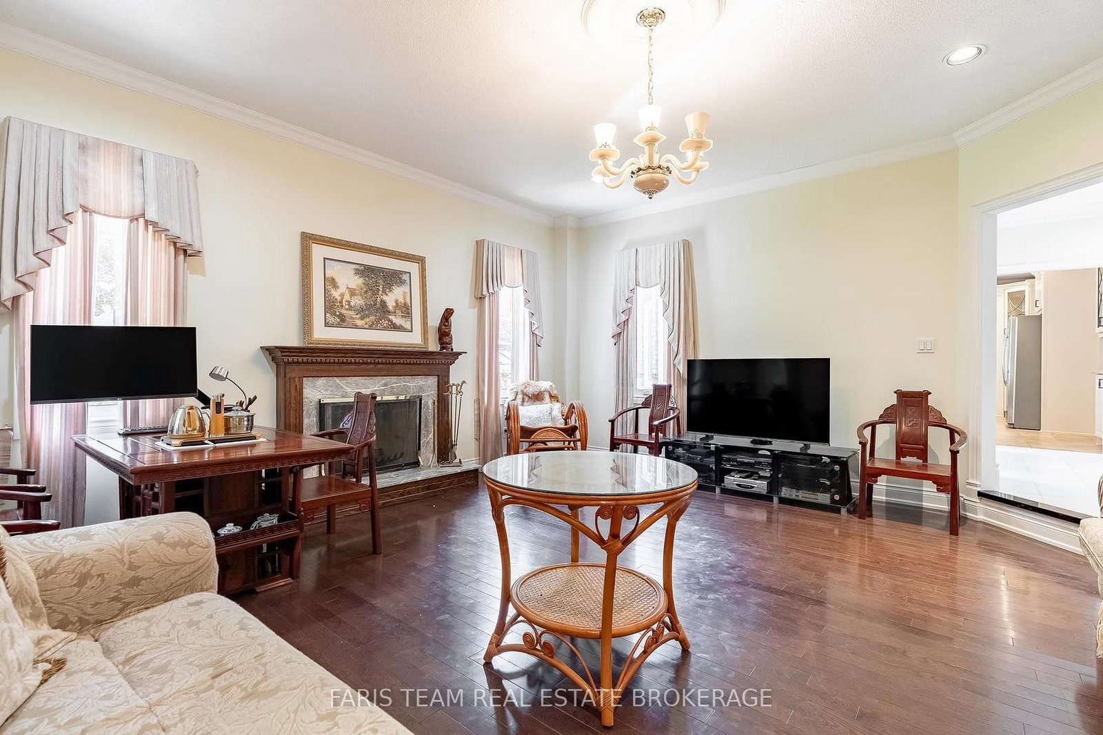 15 Clarendon Drive • Richmond Hill, ON photo 12