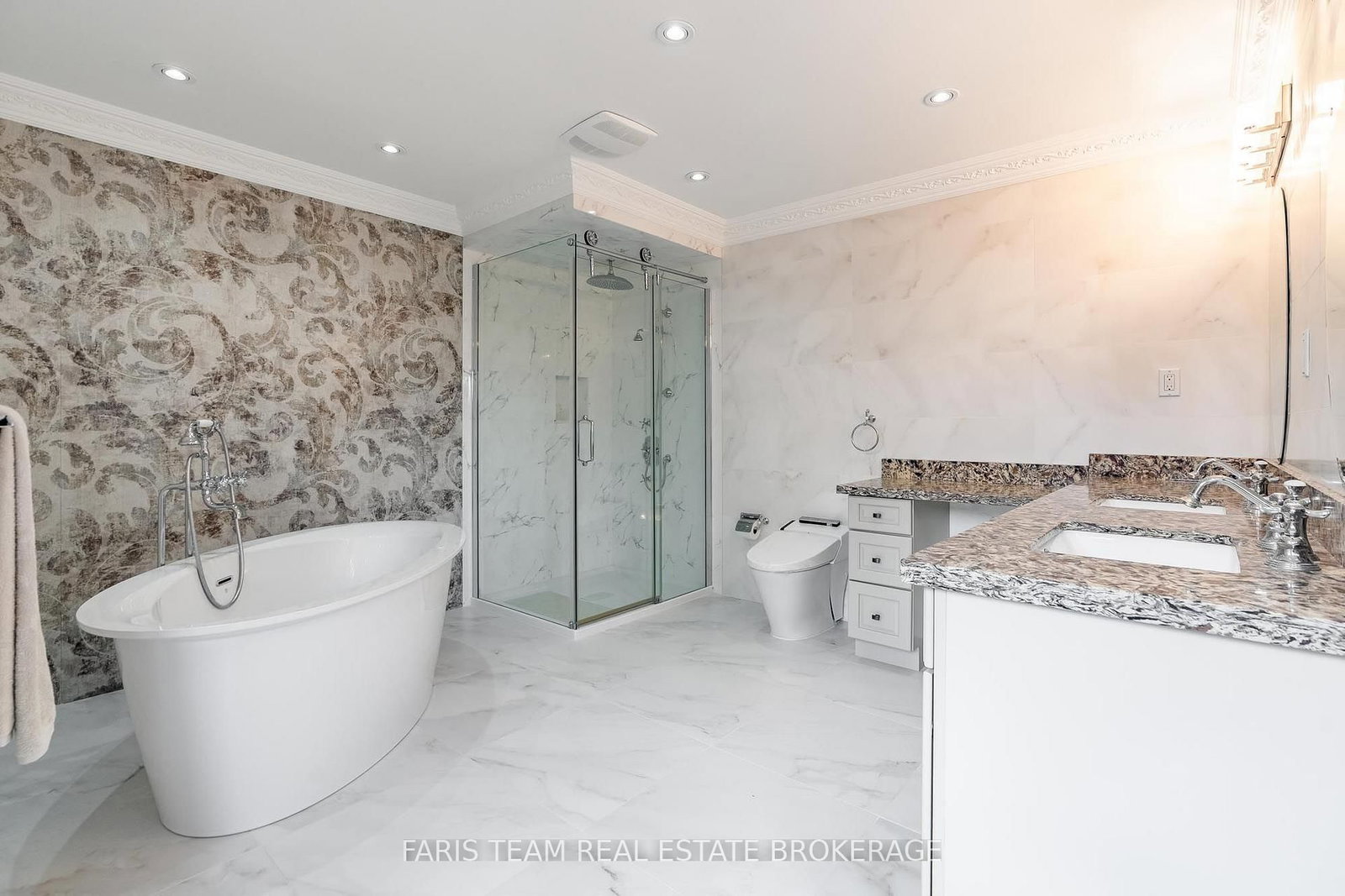 15 Clarendon Drive • Richmond Hill, ON photo 22