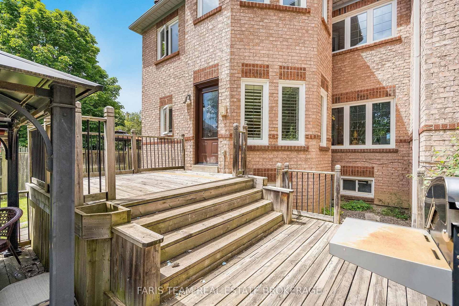 15 Clarendon Drive • Richmond Hill, ON photo 37