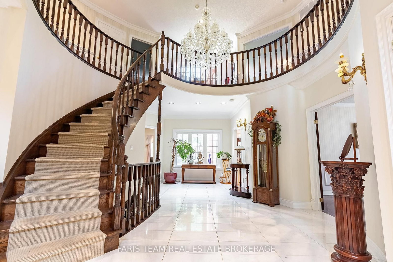 15 Clarendon Drive • Richmond Hill, ON photo 5