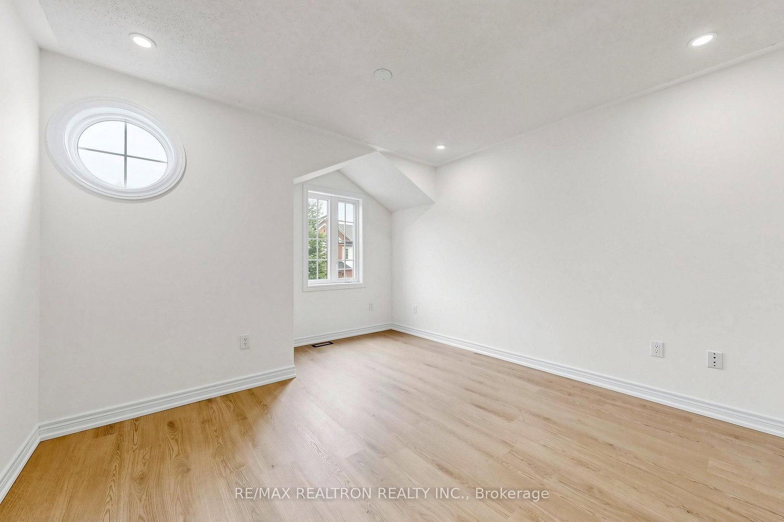 59 Dewpoint Road • Vaughan, ON photo 27