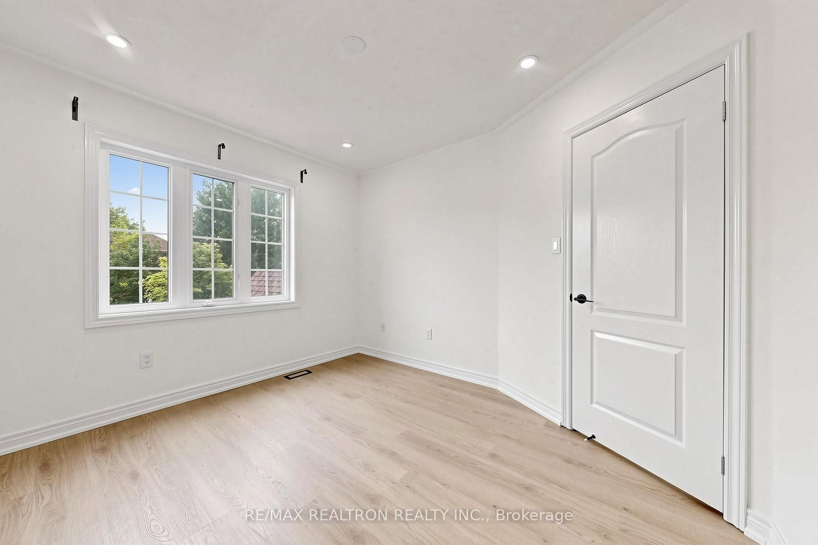 59 Dewpoint Road • Vaughan, ON photo 28