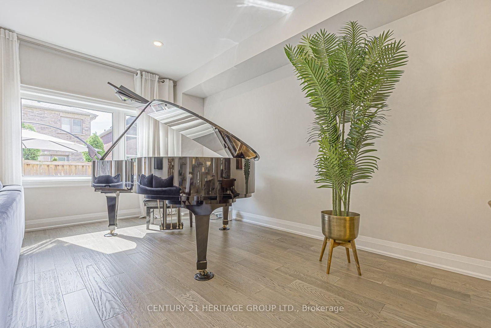 27 Lowther Avenue • Richmond Hill, ON photo 17