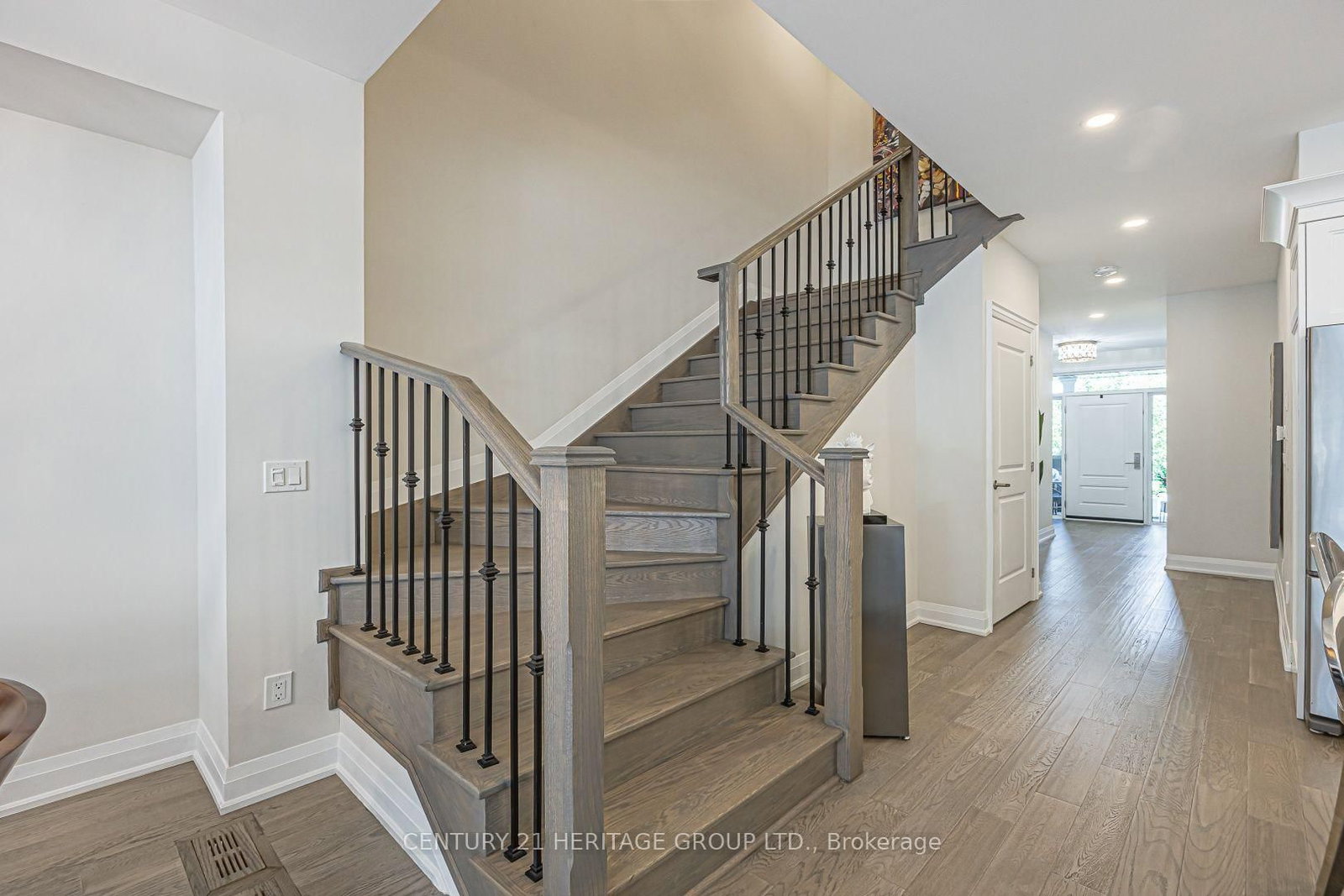 27 Lowther Avenue • Richmond Hill, ON photo 19