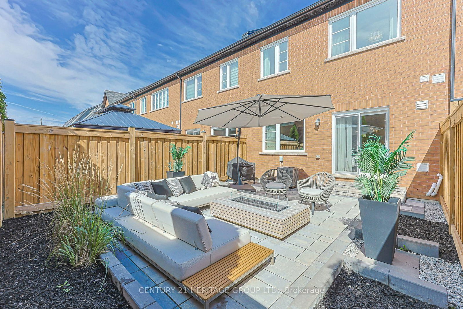 27 Lowther Avenue • Richmond Hill, ON photo 38