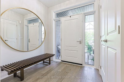 27 Lowther Avenue • Richmond Hill, ON photo 4