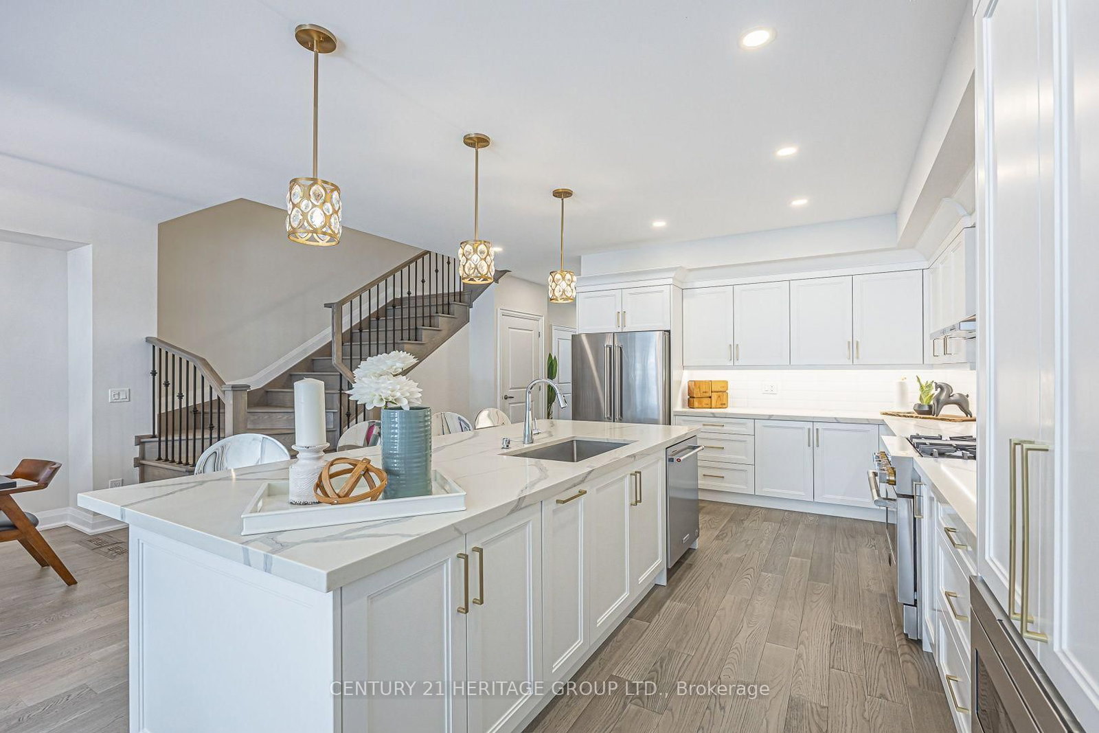 27 Lowther Avenue • Richmond Hill, ON photo 8