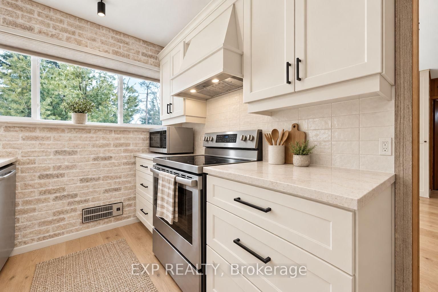 3909 Richview Road photo 6