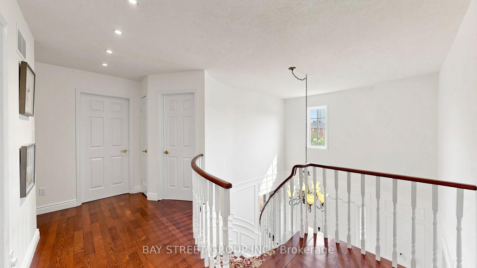 26 Kew Gardens • Richmond Hill, ON photo 18