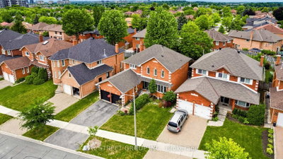 26 Kew Gardens • Richmond Hill, ON photo 2
