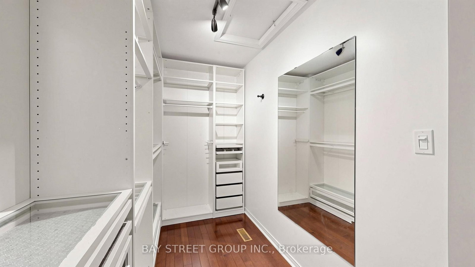 26 Kew Gardens • Richmond Hill, ON photo 22