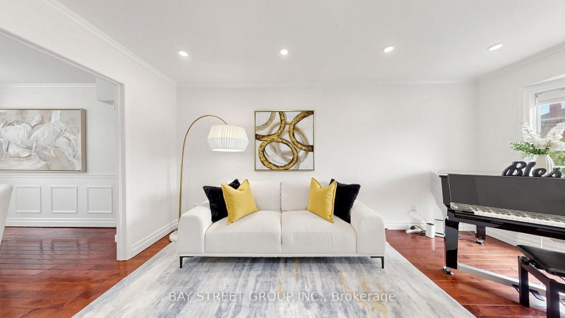 26 Kew Gdns photo 4