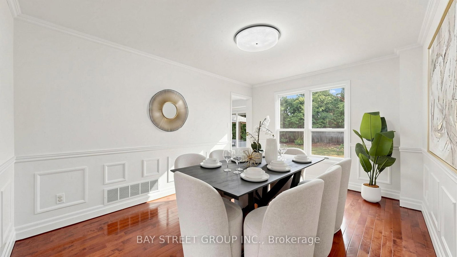 26 Kew Gardens • Richmond Hill, ON photo 5