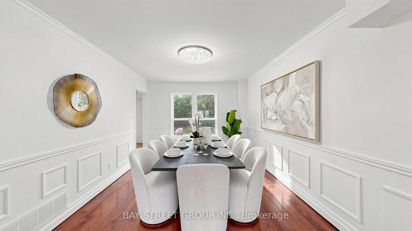 26 Kew Gardens • Richmond Hill, ON photo 6