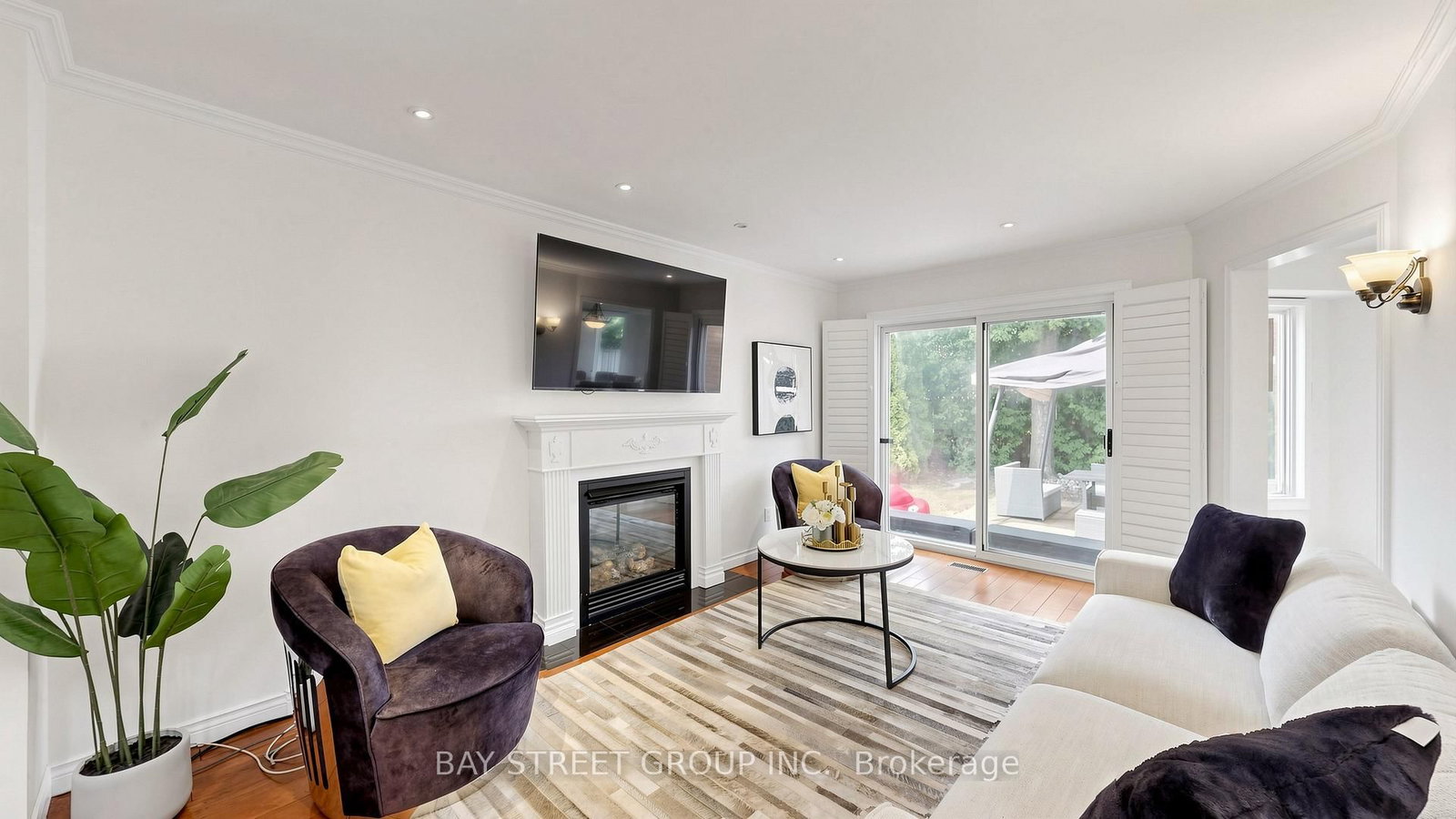 26 Kew Gardens • Richmond Hill, ON photo 7