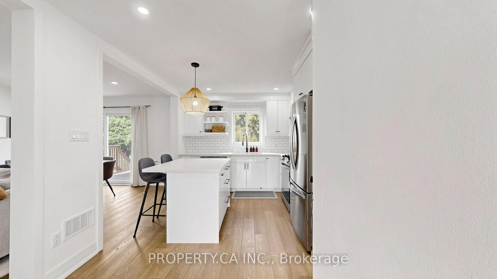 32 Hodgins Avenue • Georgina, ON photo 10