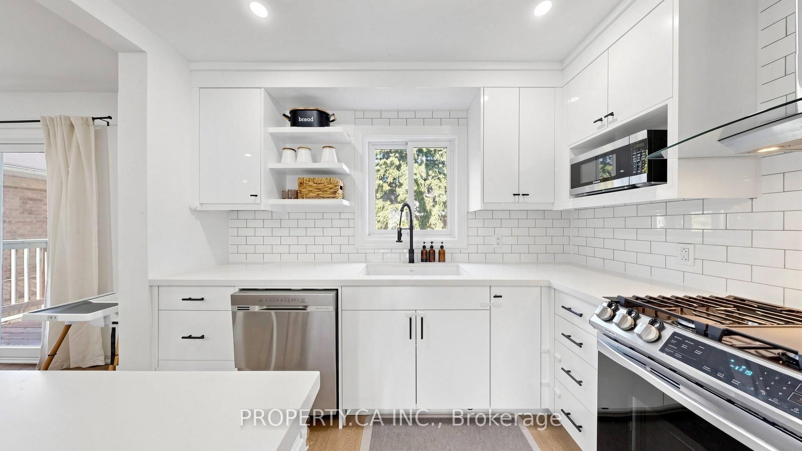 32 Hodgins Avenue • Georgina, ON photo 13