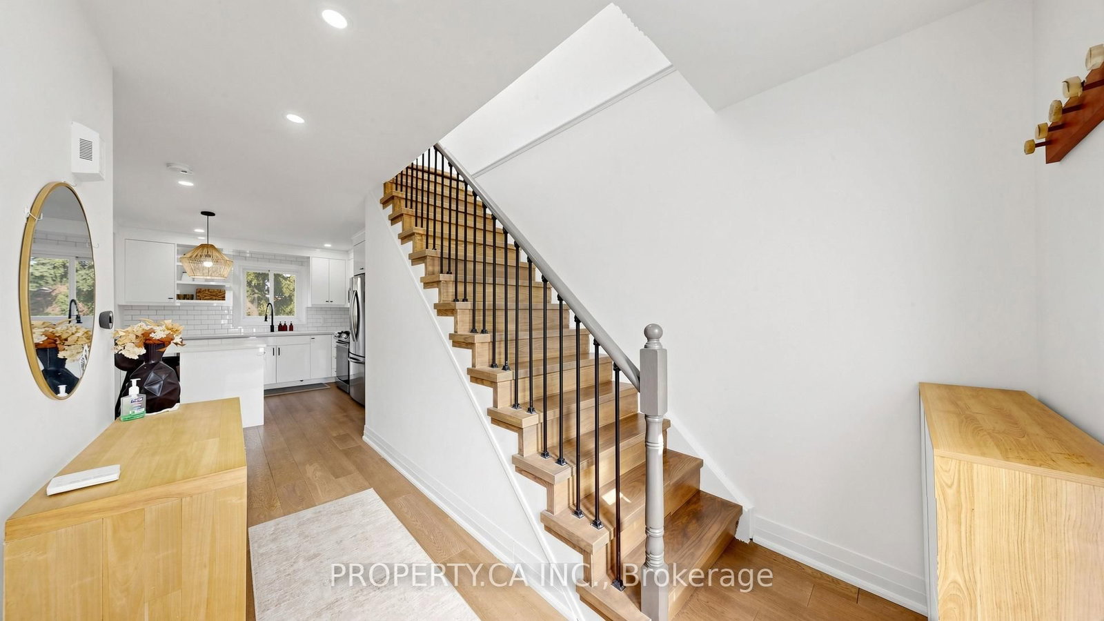 32 Hodgins Avenue • Georgina, ON photo 18