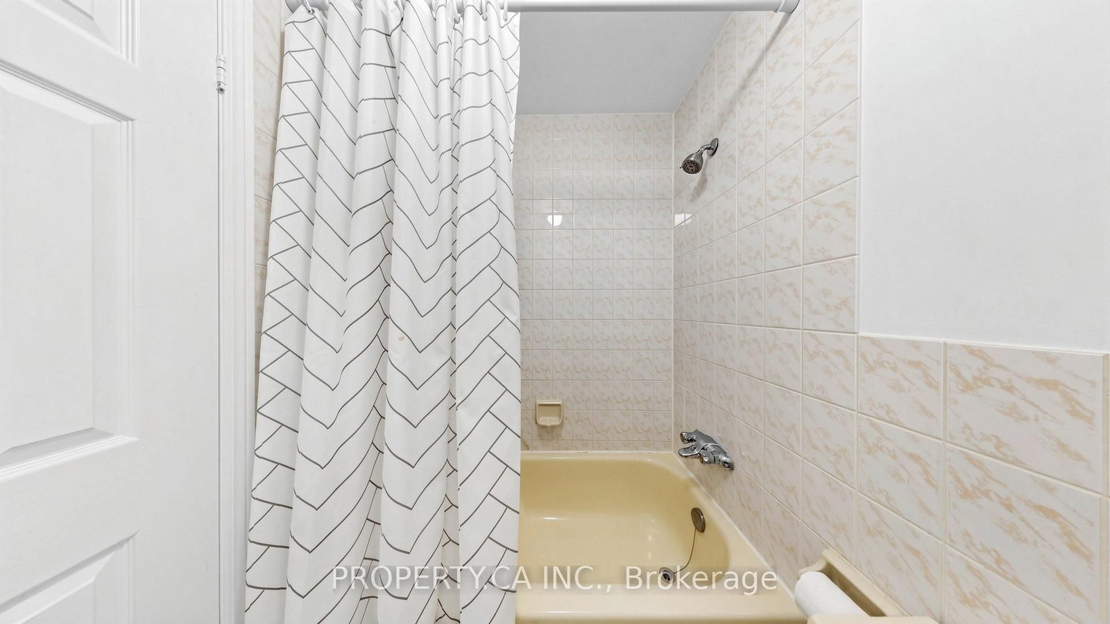 32 Hodgins Avenue • Georgina, ON photo 36