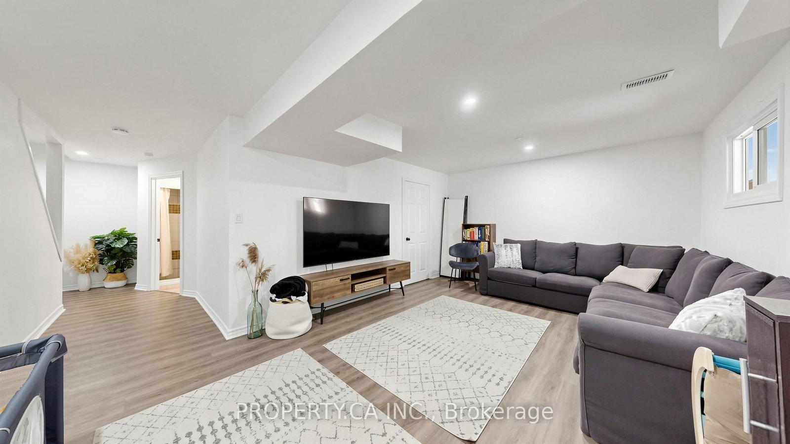 32 Hodgins Avenue • Georgina, ON photo 40