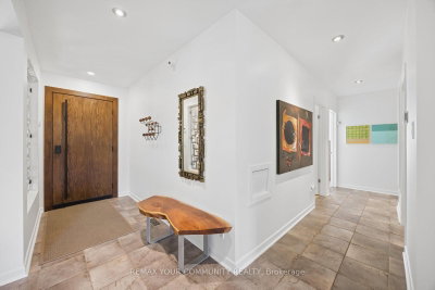 238 Mill Street • Richmond Hill, ON photo 4