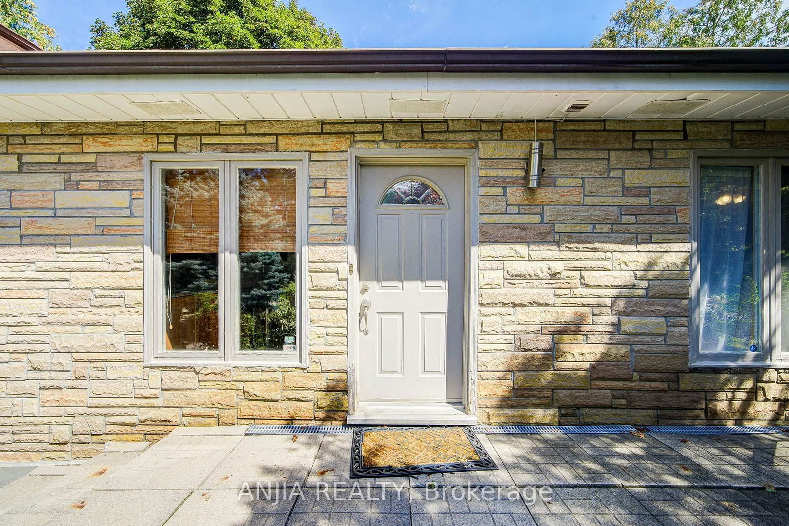 21 Princess Street • Markham, ON photo 4