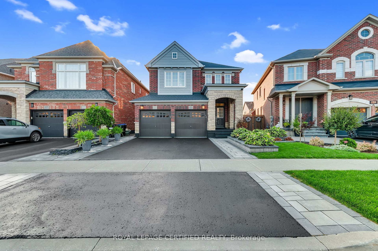 123 Mcdonnell Crescent • Bradford West Gwillimbury, ON photo 3